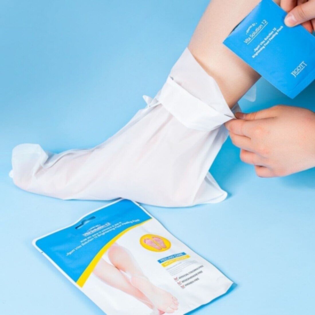 JIGOTT Vita Solution 12 Brightening Foot Peeling Pack: domácí pedikúra v podobě peelingových ponožek